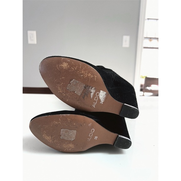 Elegant Black Suede Knee-High Wedge Boots - Picture 4 of 4